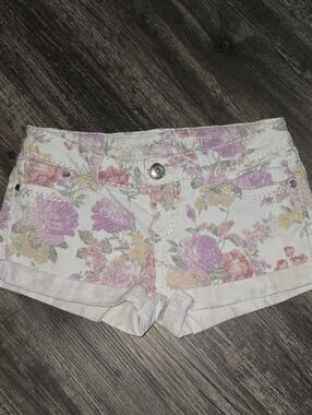 💥4/$25 White Denim Shorts with Pink & Lavender Floral Print Sz 1